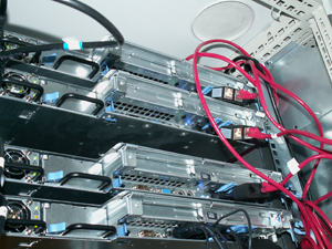Plaats een foto van je rack/servers/datacenter-a_rack4-jpg