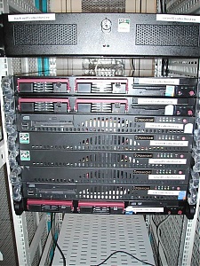 Plaats een foto van je rack/servers/datacenter-res_pict1215-jpg