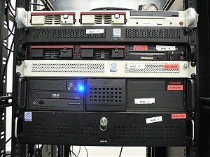 Plaats een foto van je rack/servers/datacenter-p1010696-jpg