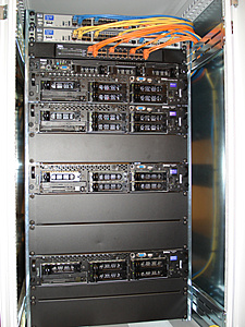 Plaats een foto van je rack/servers/datacenter-eun_front-jpg