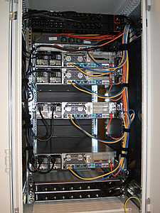 Plaats een foto van je rack/servers/datacenter-eun_back-jpg