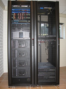 Plaats een foto van je rack/servers/datacenter-img_1042-jpg