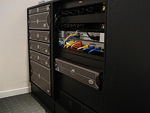 Plaats een foto van je rack/servers/datacenter-dsc04850-large-jpg