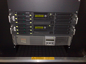 Plaats een foto van je rack/servers/datacenter-server1-jpg