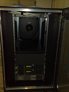 Plaats een foto van je rack/servers/datacenter-server2-jpg
