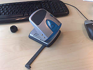 TK perforator (2e hands)-perferator-jpg