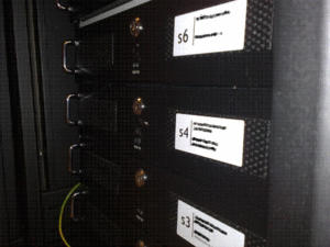 Plaats een foto van je rack/servers/datacenter-rack1-gif