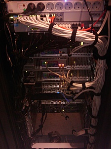 Plaats een foto van je rack/servers/datacenter-imag0070-jpg