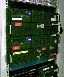 Plaats een foto van je rack/servers/datacenter-servers_front-jpg