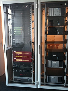 Plaats een foto van je rack/servers/datacenter-img_0038-jpg