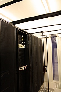 Plaats een foto van je rack/servers/datacenter-img_0852-jpg