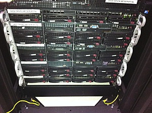 Plaats een foto van je rack/servers/datacenter-rack-7-3-2-jpg