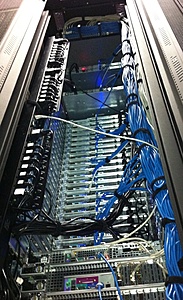 Plaats een foto van je rack/servers/datacenter-rack-7-3-3-jpg