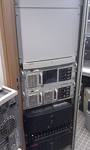 Plaats een foto van je rack/servers/datacenter-lolrack2-jpg