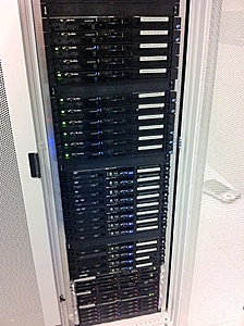 Plaats een foto van je rack/servers/datacenter-voorkant-rack-jpg