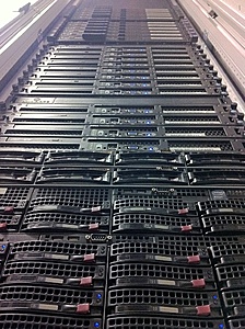 Plaats een foto van je rack/servers/datacenter-voorkant-rack-2-jpg