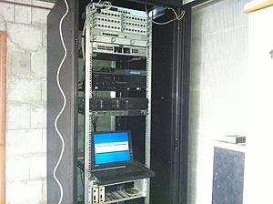 Zelf hosting Complicatie met Bandbreedte-patchkast-overvieuw-jpg